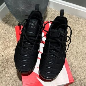 Nike air vapormax plus triple Black/Dark Grey
